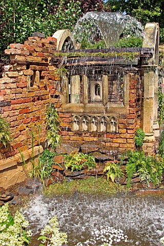 HIGH_JET_FOUNTAIN_IN_RUINS