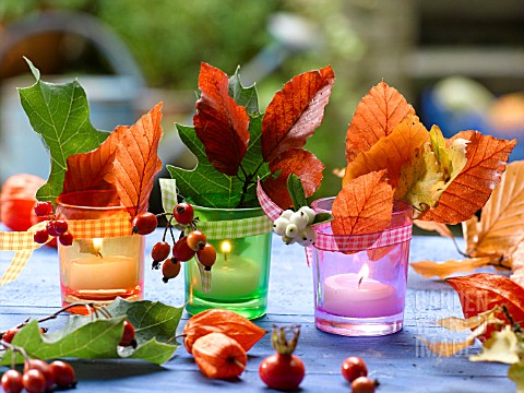 AUTUMNAL_TABLE_LANTERNS_WITH_LEAVES