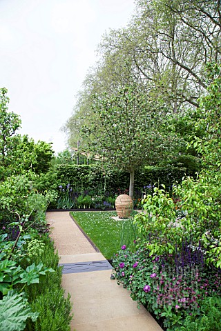 RHS_CHELSEA_FLOWER_SHOW_2013_THE_HOMEBASE_GARDEN_SOWING_THE_SEEDS_OF_CHANGE_IN_ASSOCIATION_WITH_THE_