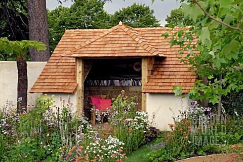 THE_NATIONAL_YEAR_OF_READING_SHOW_GARDEN_AT_RHS_HAMPTON_COURT_2008_DESIGNER__SALLY_COURT