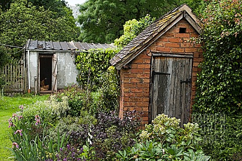 COTTAGE GARDEN SHED PLANS HOW TO SET UP THE STREW STEP BY STEP