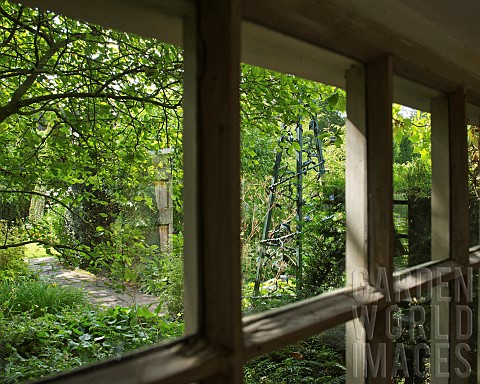 Summer_house_windows_looking_out_onto_garden
