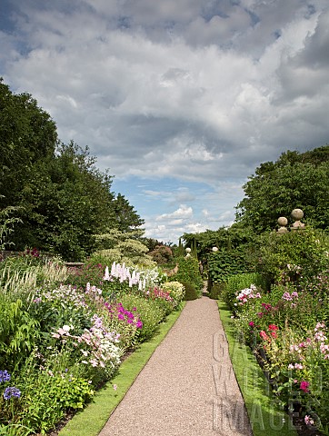 Main_border_with_a_definite_emphasis_on_herbaceous_perennials