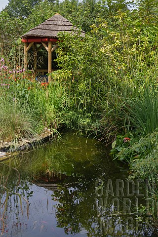 GARDEN_VIEW_POND_THATCHED_GAZEBO_NGS_OPEN_DAY_HATCH_ROAD_BRENTWOOD_ESSEX