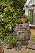 GARDEN VIEW, WATER PUMP AS FEATURE ON WOODEN BARREL, NGS OPEN DAY, HATCH ROAD, BRENTWOOD, ESSEX