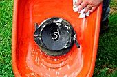 DRY UNDERSKIRT ON HOVERMOWER