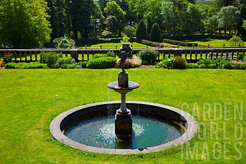 Torosay_Castle_Gardens__Mull_island_Hebrides_Scotland