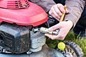 Maintenance of a lawn mower