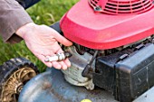 Maintenance of a lawn mower