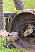 Maintenance of a lawn mower