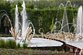 Jets of water and sculptures at Bosquet du theatre deau, Gardens of Versailles, France. Garden design : Louis Benech, artist : Jean Michel Othoniel