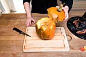 Making of an Halloween pumpkin decoration