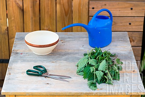 Making_of_nettle_manure