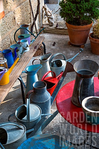 Collection_of_Watering_cans_Provence_France