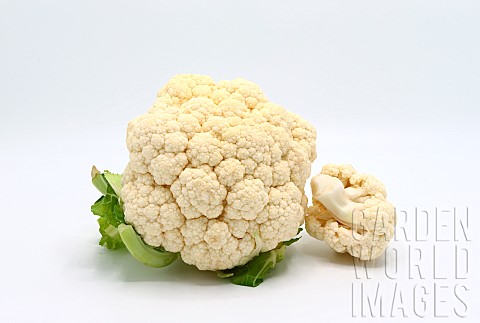 Raw_cauliflower_on_a_light_background_Natural_product_Natural_hue_Closeup