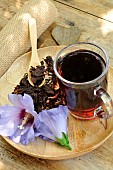 Hibiscus flowers and dried flowers with infusion - Medicinal properties