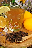 Cloves (Syzygium aromaticum), clove and lemon (Citrus limon) infusion