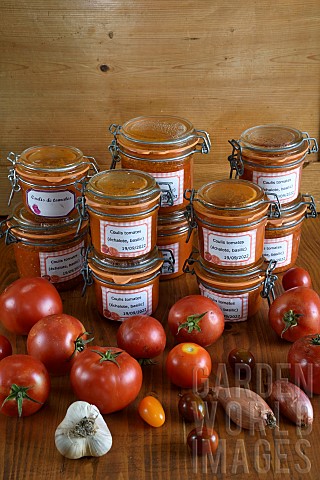 Canning_jars_tomato_coulis_Solanum_lycopersicum_kitchen_home_Belfort_Territoire_de_Belfort_France