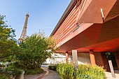 Jardin du Musée du Quai Branly-Jacques Chirac, 37 Quai Branly, 75007 Paris, France. Designer: Gilles Clément