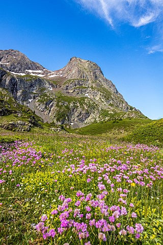 Taillefer_massif_hike_to_Plateau_des_Lacs_2068_m_via_the_GR_50_longdistance_hiking_trail_Lac_de_lAgn