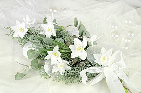 BOUQUET_WITH_EUCHARIS_GRANDIFLORA_EUCALYPTUS_CUPRESSUS_ARIZONICA_GLAUCA