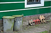 CLOGS & RUBBISH BIN