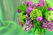 SYRINGA VULGARIS IN FLOWER ARRANGEMENT