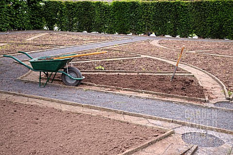 THE_LAYING_OUT_OF_FORMAL_GARDENS_AT_ST_FAGANS_CASTLE_GARDENS
