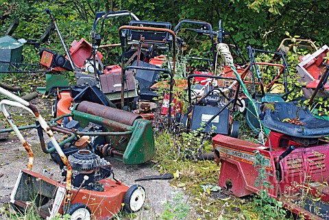 LAWN_MOWERS_GRAVEYARD