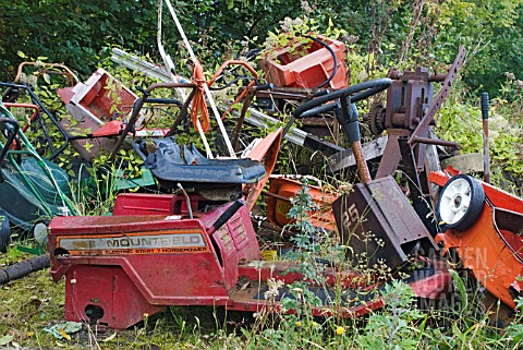 LAWN_MOWERS_GRAVEYARD