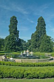 CAMBRIDGE UNIVERSITY BOTANIC GARDENS,  WATER FOUNTAIN AND AVENUE