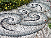 PATH,  PEBBLE MOSAIC PATTERN,  CHELSEA 2004,  THE CANCER RESEARCH UK LIFE GARDEN,  DESIGN J.HUDSON,  E. DE MAEIJER
