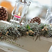 GARLAND MADE OF HELICHRYSUM