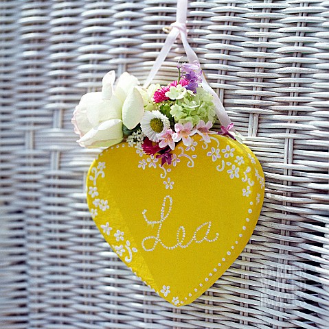 YELLOW_HEART_WITH_FLOWERS_AND_NAME