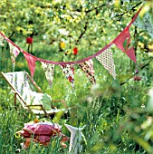 SUMMER BUNTING