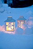 LANTERN IN SNOW