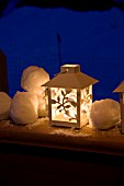 LANTERN AND SNOWBALLS