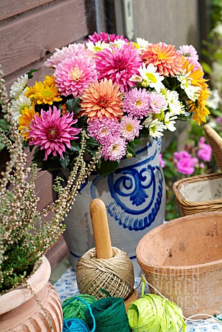 BOUQUET_OF_DAHLIAS