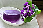 VIOLET SOAP WITH A SPRIG OF VIOLETS