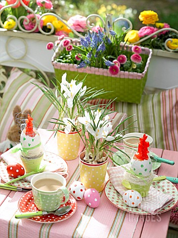 EASTER_BALCONY