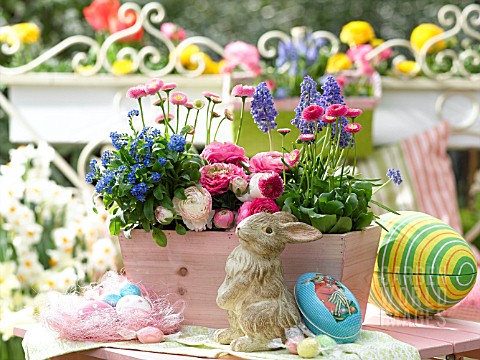 EASTER_BALCONY