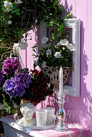 FLOWERY_DECORATED_BALCONY