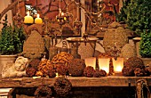 MANTELPIECE WITH CHRISTMAS DECORATIONS