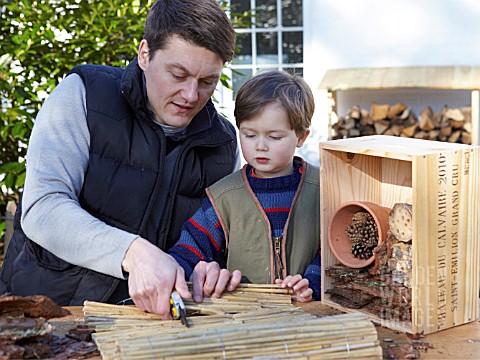 INSECT_HOUSE_BUILDING_PROJECT_WITH_FATHER_AND_SON__CUTTING_BAMBOO_INTO_SMALL_BUNDLES__STEP_27