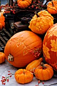 DECORATIVE PUMPKINS WITH LEAF PATTERN