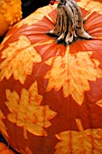 DECORATIVE PUMPKINS WITH LEAF PATTERN