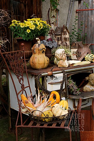 GARDEN_EXHIBITION_OF_CERAMICS