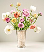 RANUNCULUS FLORAL ARRANGEMENT IN VASE