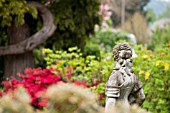 GARDEN STATUE FOUNTAIN OF GIRL