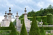 BUXUS SEMPERVIRENS AND TOPIARY IN FORMAL PARTERRE GARDEN AT CHATEAU DE BRECY